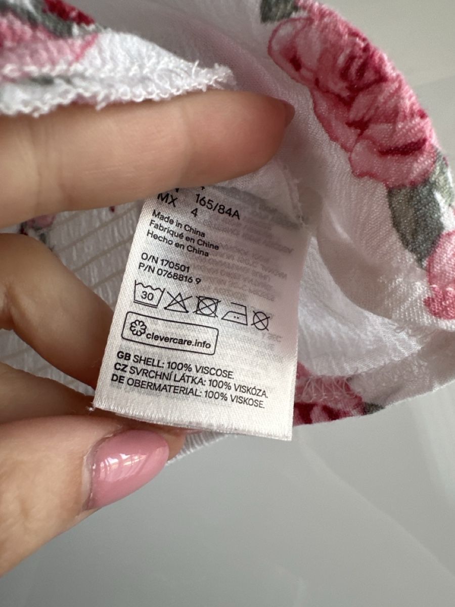 H&M Top: H&M Top Grösse XS mit Blumenmuster bauchfrei – Usato da Buchs AG venduto da Dasmusstduhaben 1