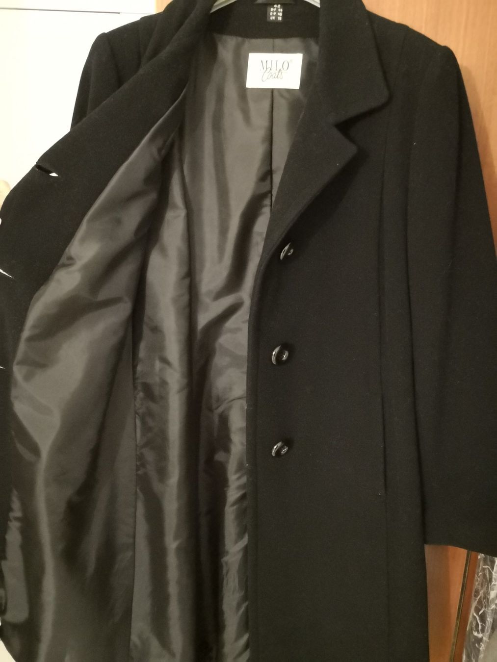 Cappotti: 🤩MILO COATS MANTEL SCHWARZ LANG – Usato da Olten venduto da Naja-Twins-Twins 7