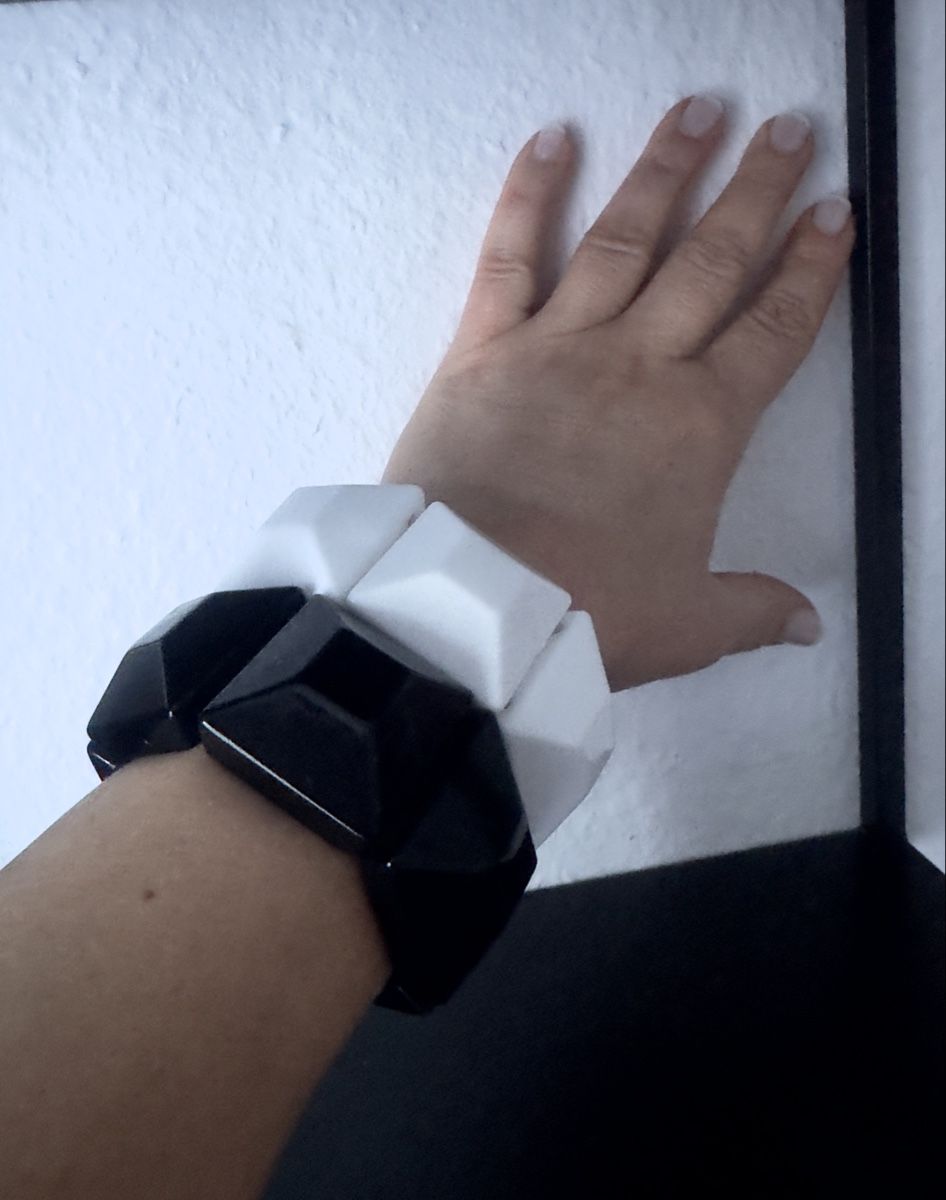 Bracciali & Braccialetti: 1980s Memphis Style Geometric Acrylic Bracelets – Usato da Affoltern am Albis venduto da Sveta75 7