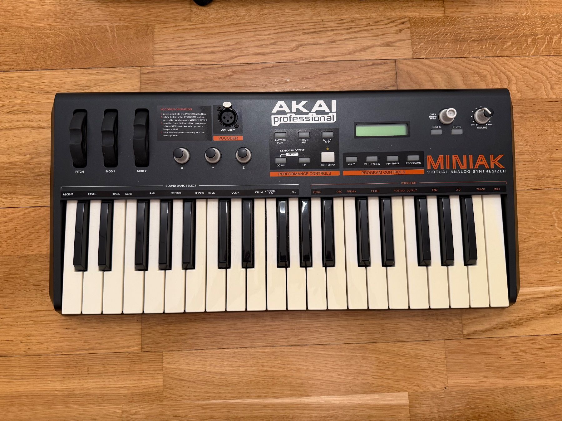 Akai Musikinstrumente: Akai Professional Miniak Vocoder VA Synthesizer – Gebraucht aus Twann von SchniderL 2