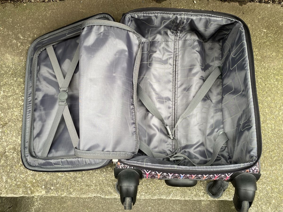 Valigie: Rollkoffer/Reisekoffer 56x35x22cm – Nuovo (secondo la descrizione) da Seewen SZ venduto da shaky01 5
