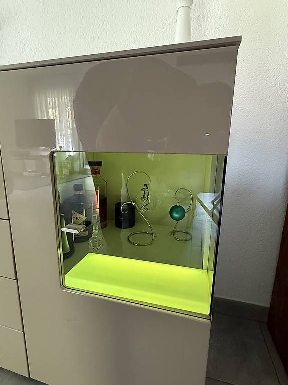 Cassettiere: Gut erhaltenes Sideboard mit Beleuchtung – Usato da Bonstetten venduto da sporty_86 3