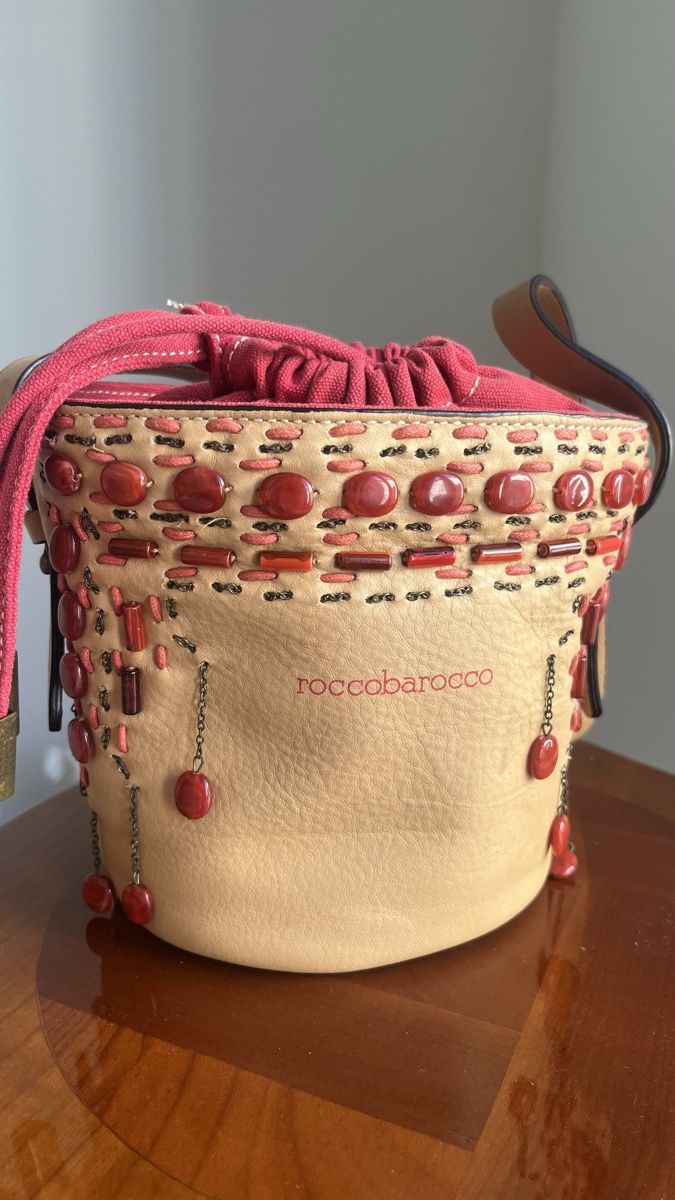 Roccobarocco Sacs femmes: LEATHER BUCKET BAG BY ROCCOBAROCCO – D'occasion à Lugano par yul_fhg2 2