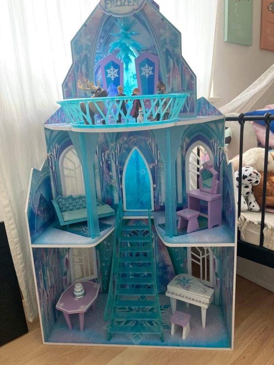 Frozen castle 2025 dollhouse