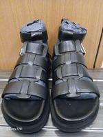 Sandales hautes en cuir de la marque Zign jamais portées