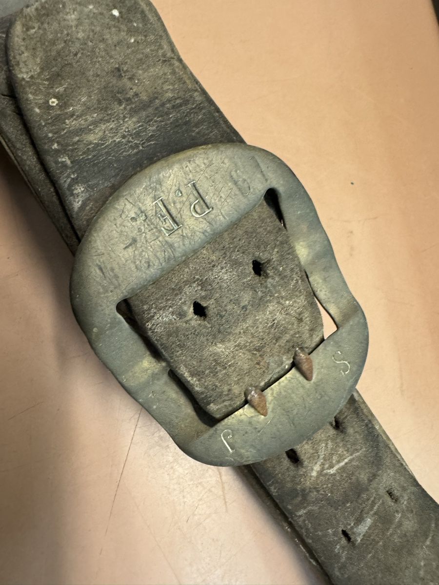 Campanacci mucche: Alte Schelle mit Lederriemen – Usato da Chur venduto da Meriva0 1