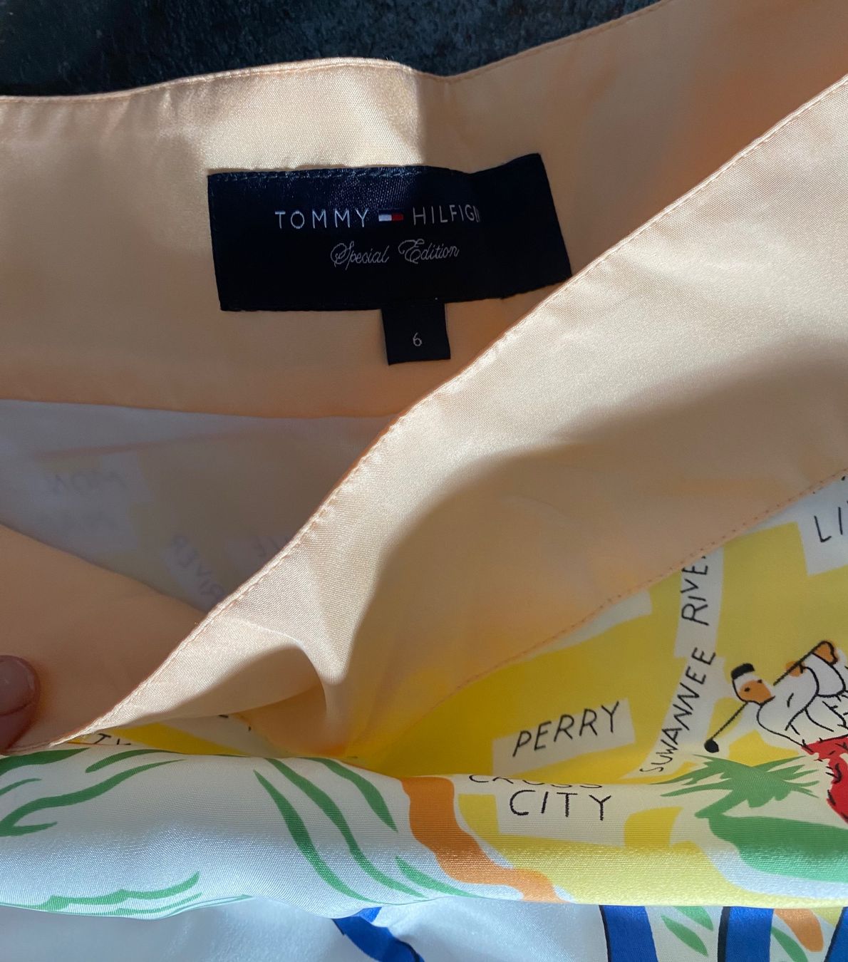 Tommy Hilfiger Gonne: Seidenjupe von Tommy Hilfiger 36 – Usato da Chur venduto da simhofstr 3