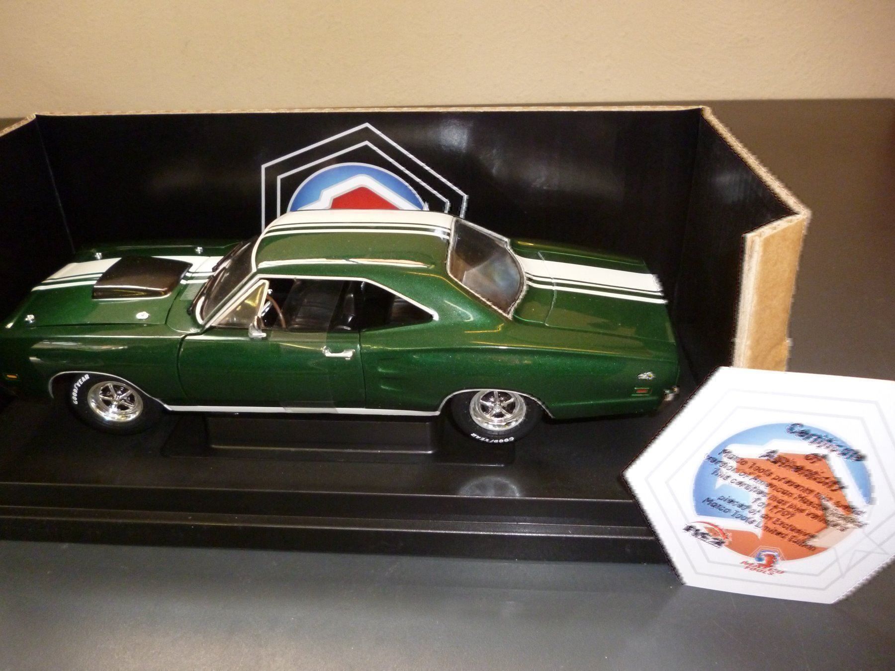 Dodge Modellini d'auto: Dodge Super-Bee 1969 1:18 – Nuovo e nell'imballaggio originale da Niederwil SG venduto da Kaicorner03 2