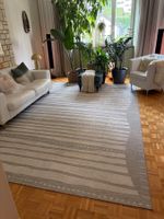 Schöner grosser Outdoor/Indoor Teppich 240x350