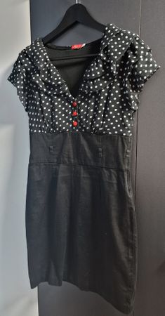 Schwarzes Kleid mit weissen Punkten Grösse 38 👗