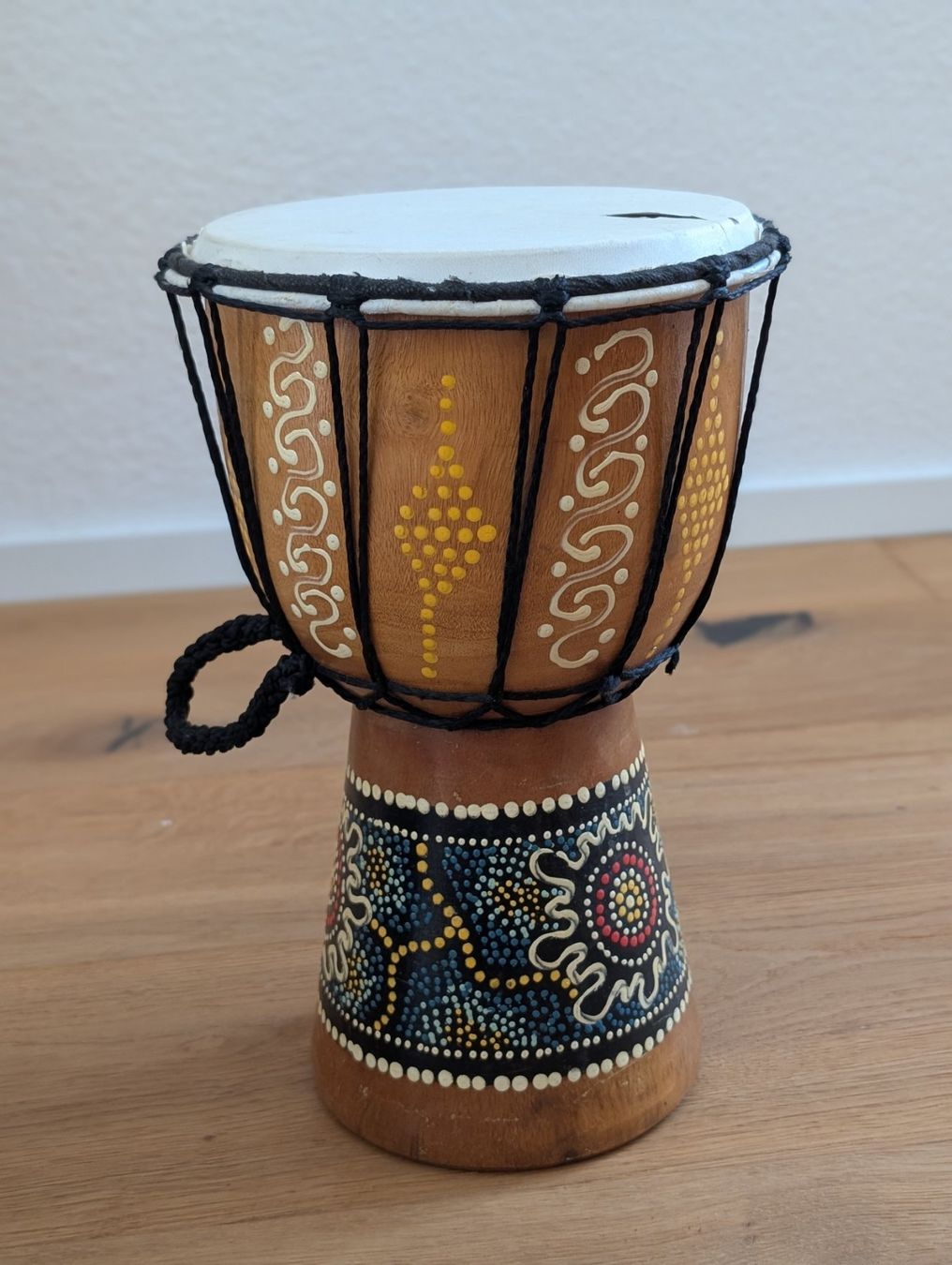 Tutte le decorazioni: Djembe Trommel, Handbemalt – Difettoso da Hinwil venduto da Marroe