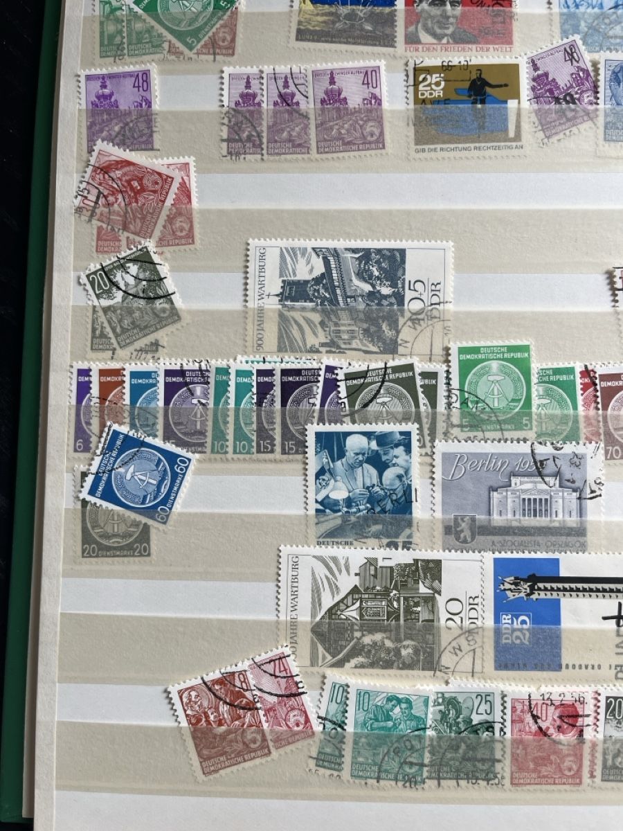Tutti i francobolli: Sammelsurium DDR Marken, Briefmarken – Usato da Zürich venduto da pantelicarsenije 3