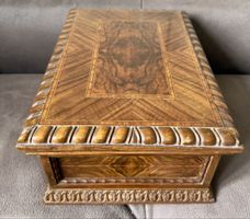 Antike Schatulle Nussbaumholz mit Intarsien, Rarität