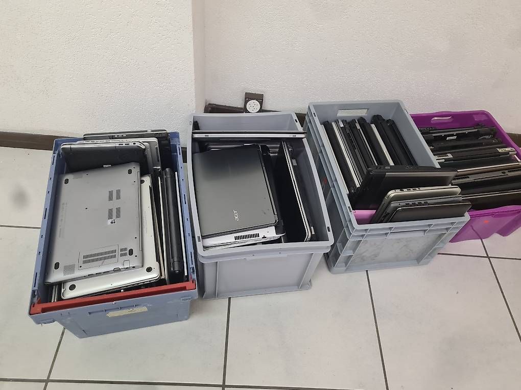 PC: Vente de PC pour exportation – Usato da La Chaux-de-Fonds venduto da PoritoshP 1