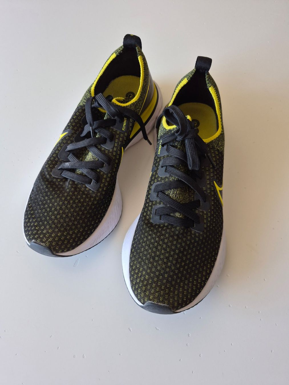 Nike Scarpe da uomo: Nike React Infinity Run Flyknit – Gr. 42.5 / US 9 - Neuwerti – Nuovo (secondo la descrizione) da Zürich venduto da Frank-52 3