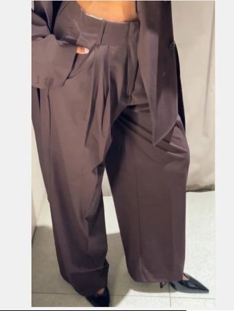 ZARA Damen weite Bundfaltenhose, Hose Gr.40-42 NEU 69.90