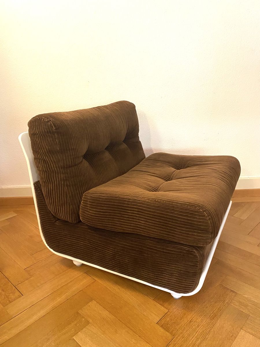 Sedie a sdraio: Design Sessel Chair Samt – Usato da Olten venduto da sportwelt