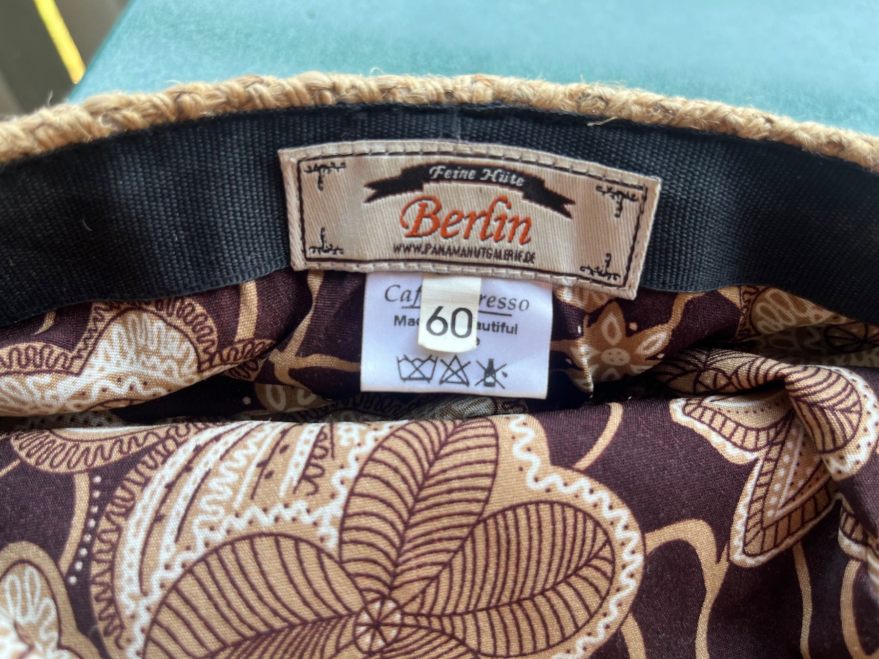 Chapeaux, bonnets & casquettes: Schiebermütze und Cap Berlin feine Hüte – D'occasion à Zürich par Machkrach 2