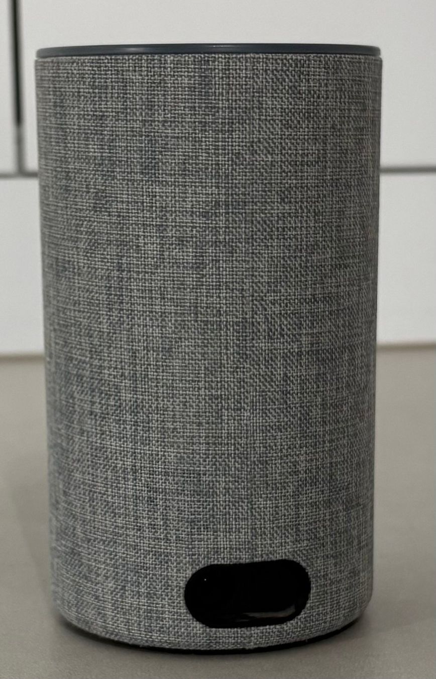 Amazon Lautsprecher: Amazon Echo (2. Gen.) | Lautsprecher mit Alexa | Hellgrau – Gebraucht aus Zürich von Gaikokujin 2