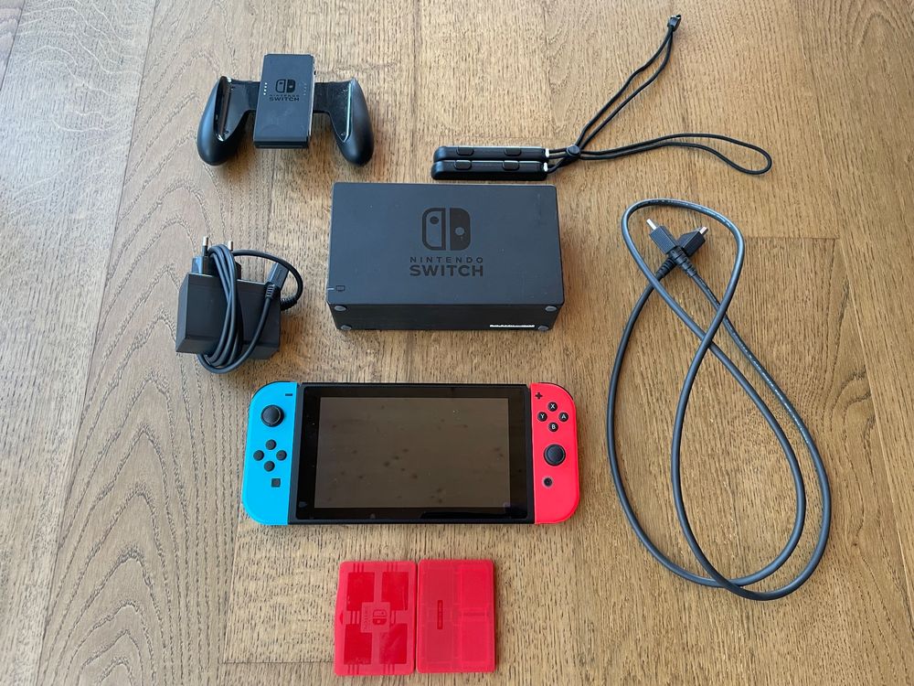 Nintendo Switch Konsole / guter Zustand Kaufen auf Ricardo