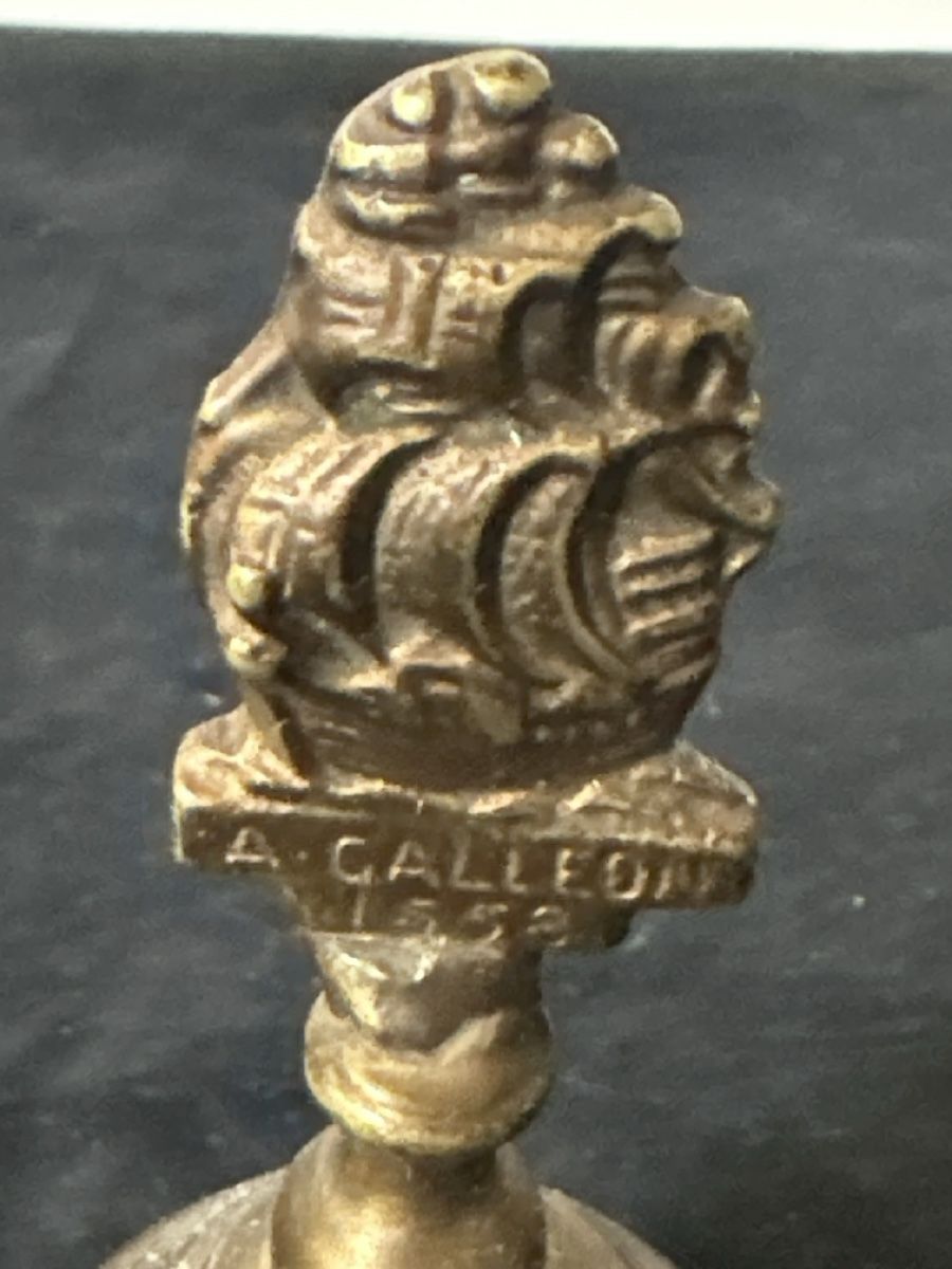 Glocken & Treicheln: Messingglocke mit Galeonenmotiv 1558 – Gebraucht aus Zürich von Chaeffeler 4