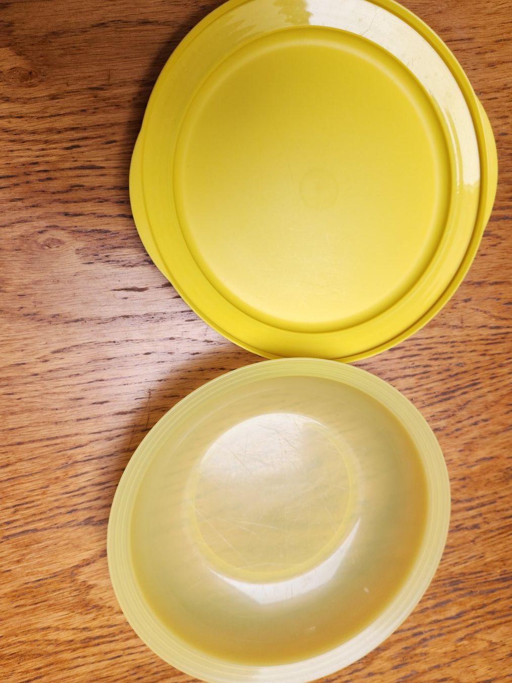 Tupperware Contenitori & Simili: 2 Tupperware Picknick Teller mit Deckel dicht 700ml – Usato da Gstaad venduto da Kuhstall-2026 8