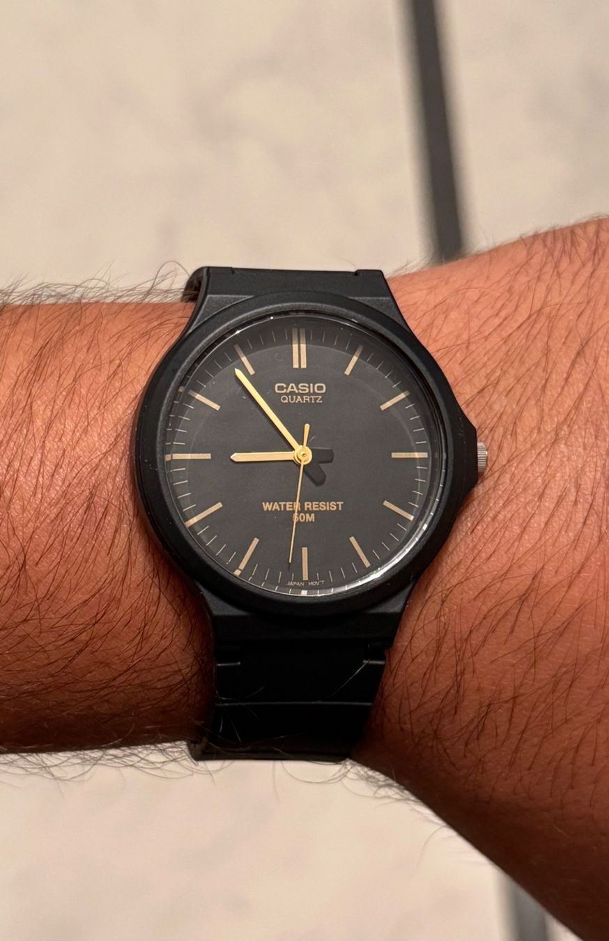 Casio Orologi: Casio Armbanduhren MW-240-1E2VDF – Nuovo e nell'imballaggio originale da Adlikon b.Regensdf venduto da GPITIME