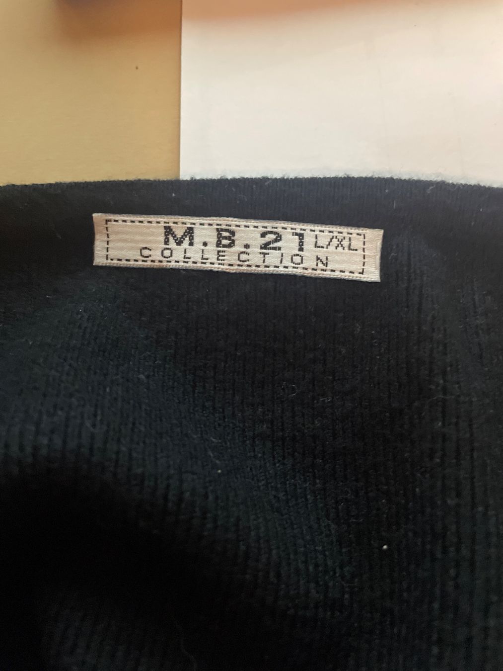 Maglioni & Felpe: Schwarzer Pullover, Gr. L/XL, mit Schmuckdetails, Top! – Usato da Wollerau venduto da Poschro68 2