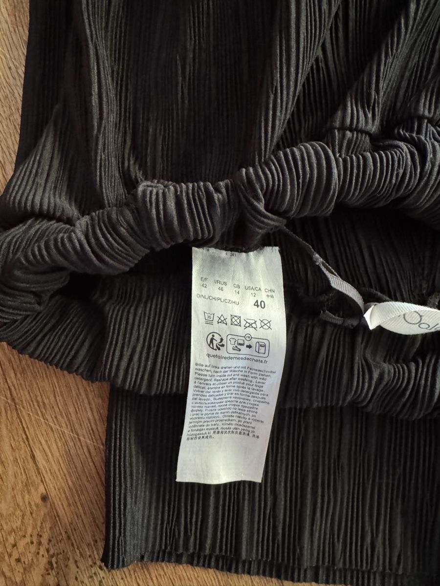 Pantaloni: Neuwertige Sommerhose Gr 40 – Usato da Visp venduto da Pastis 2