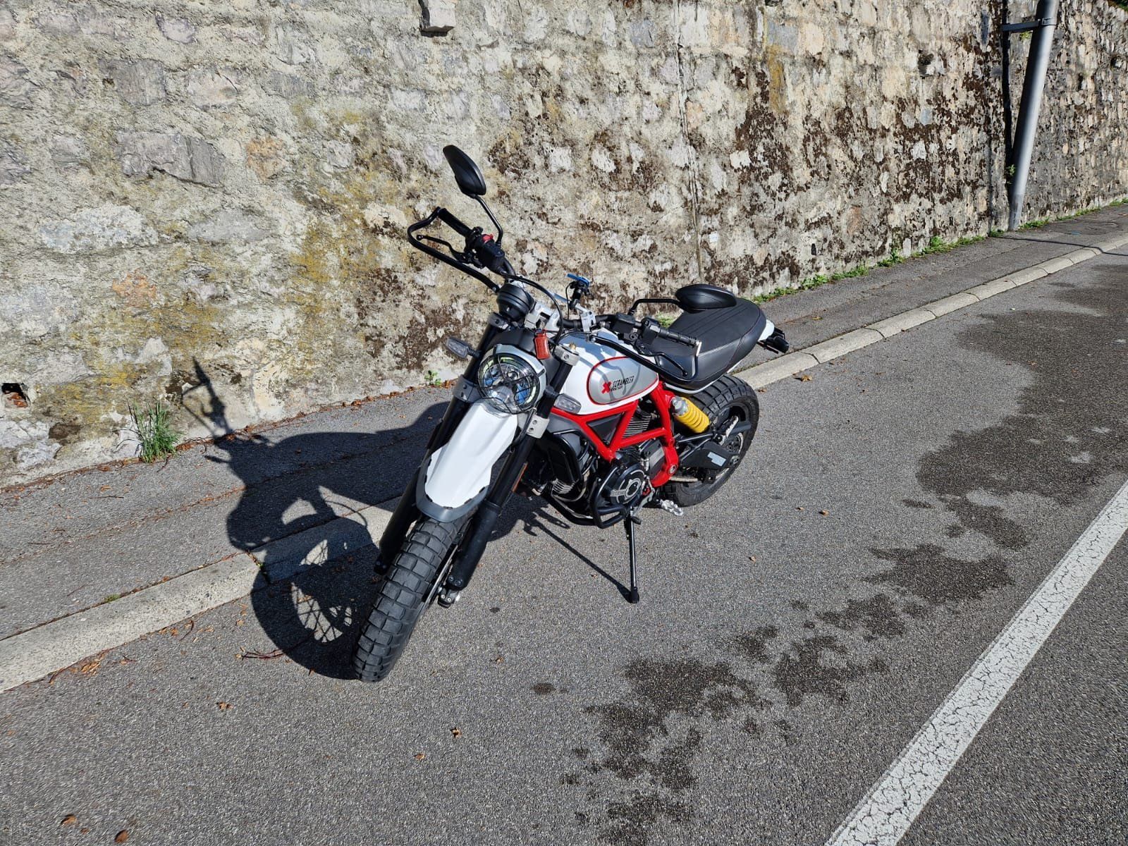 Ducati Altro: Ducati scrambler desert sled 35 kW – Usato da Montreux venduto da deyka 3