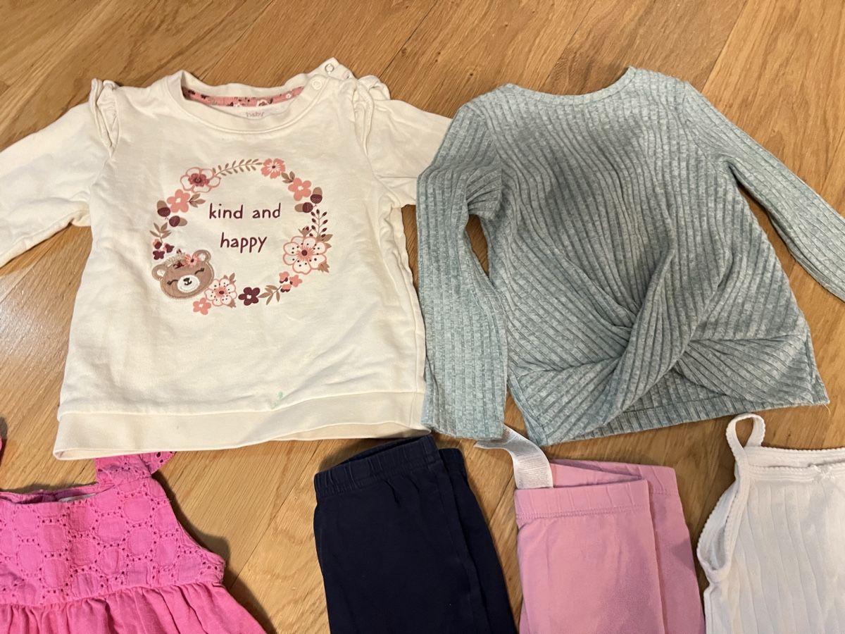Lotti & Set di vestiti: Kleiderpket Mädchen Gr.92 – Usato da Zollikerberg venduto da Huglina 1