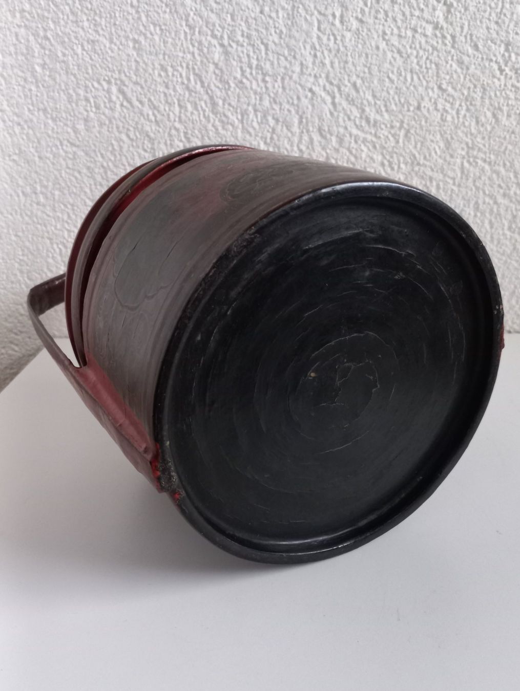 Dosen: Alte lackierte Dose mit Griff, Burma – Gebraucht aus Bévilard von Orscha 6