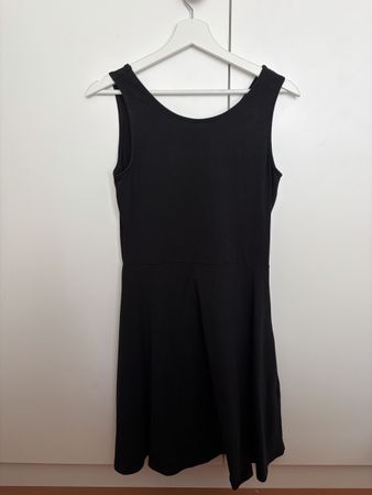 schlichtes schwarzes Kleid von Even&Odd in Grösse M