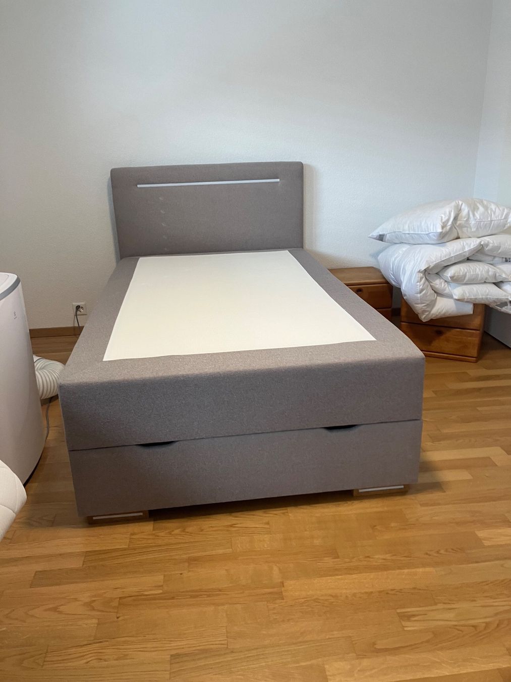 Pfister Betten: Lit Boxspring Pfister – Gebraucht aus Echandens von mar_xvj2