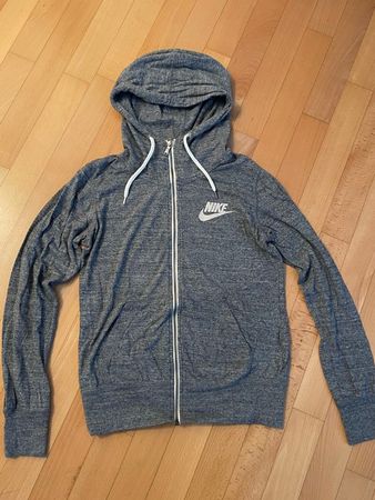 Nike hoodie size M