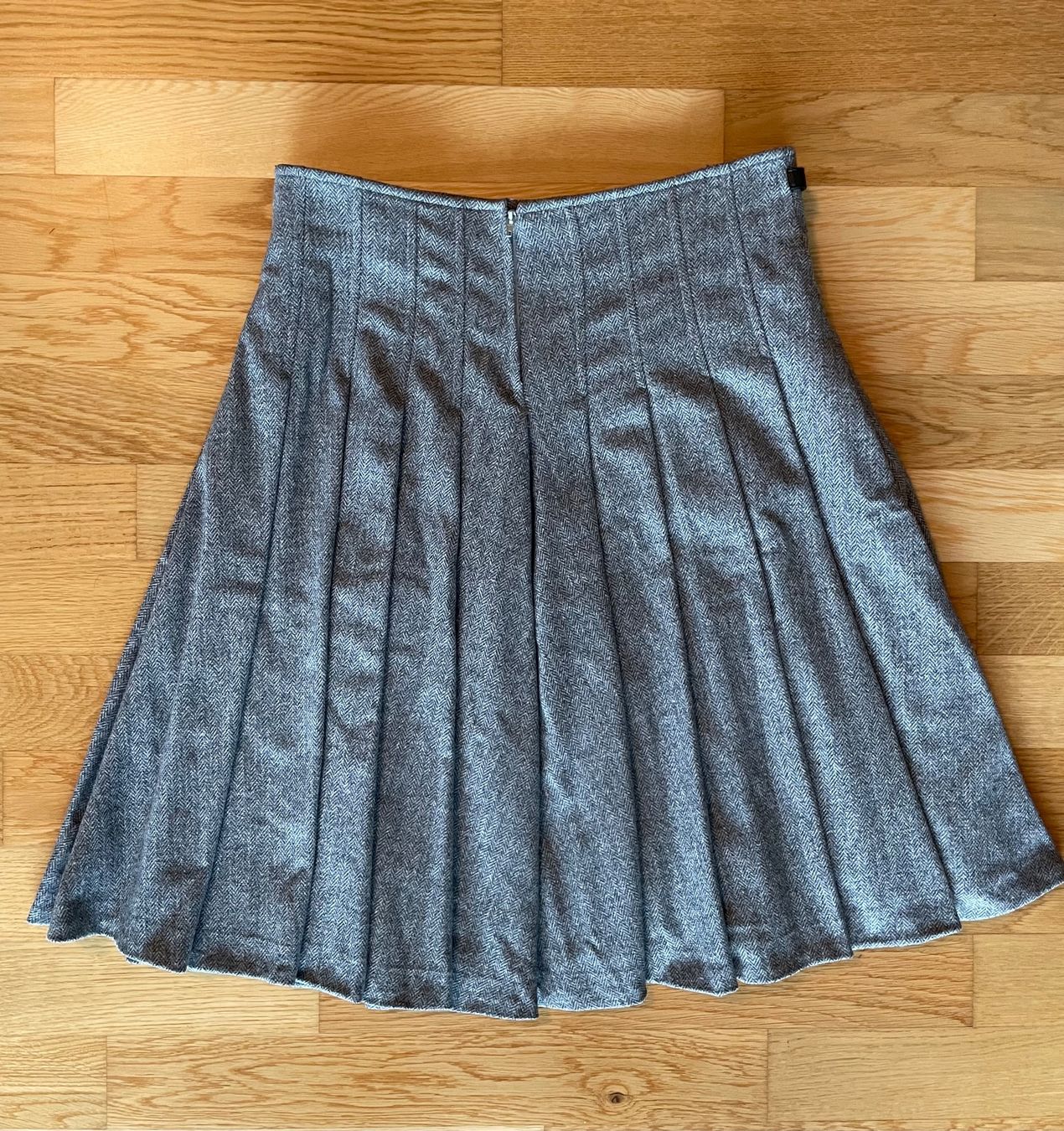 Bally Gonne: Wollrock BALLY – Usato da Richterswil venduto da IrynaL 1