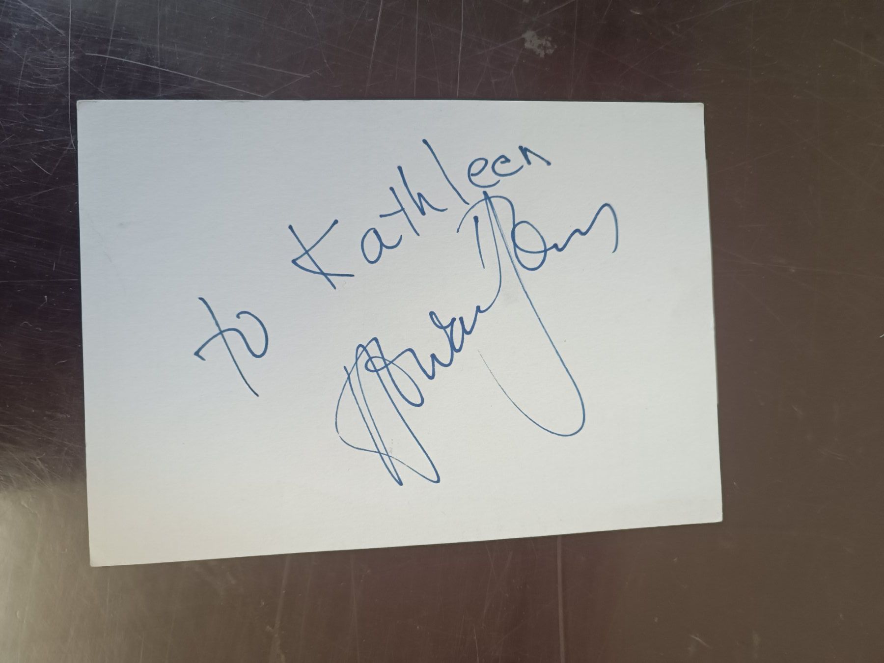 Autografi: Howard Jones - Handsignierte Karteikarte – Usato da Menziken venduto da Artographs