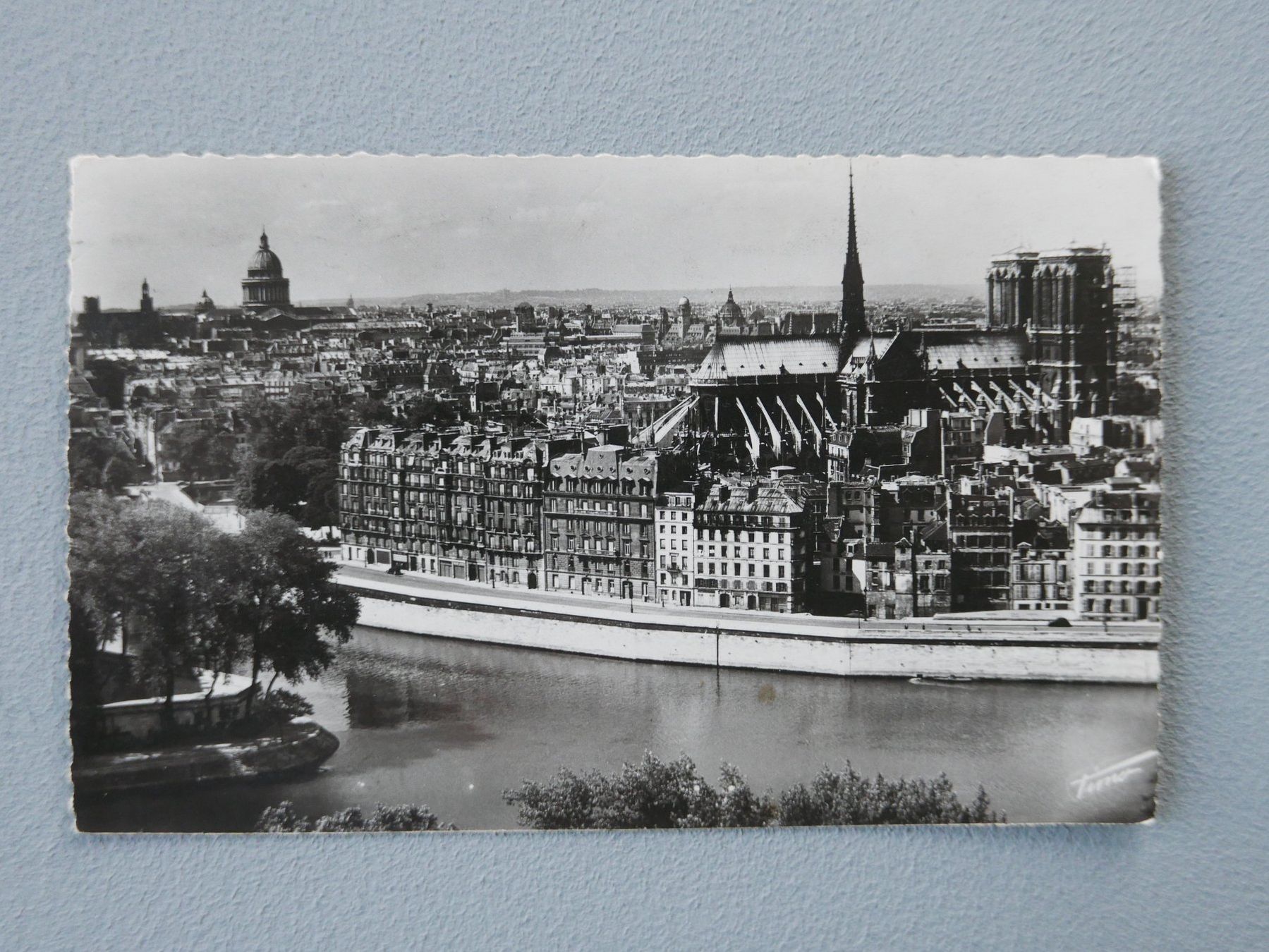 Cartoline postali: 2 ANTIKE ANSICHTSKARTEN PARIS EIFELTURM NOTRE-DAME – Usato da Balgach venduto da Zwischenraum 1