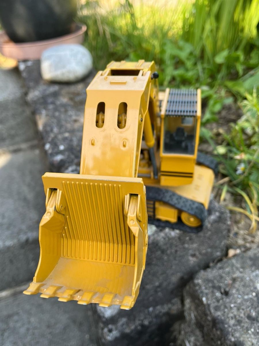 Liebherr Kit di modellismo & Modellini statici: Modell Liebherr 991 Raupenbagger – Usato da Arch venduto da UrsusC46 2