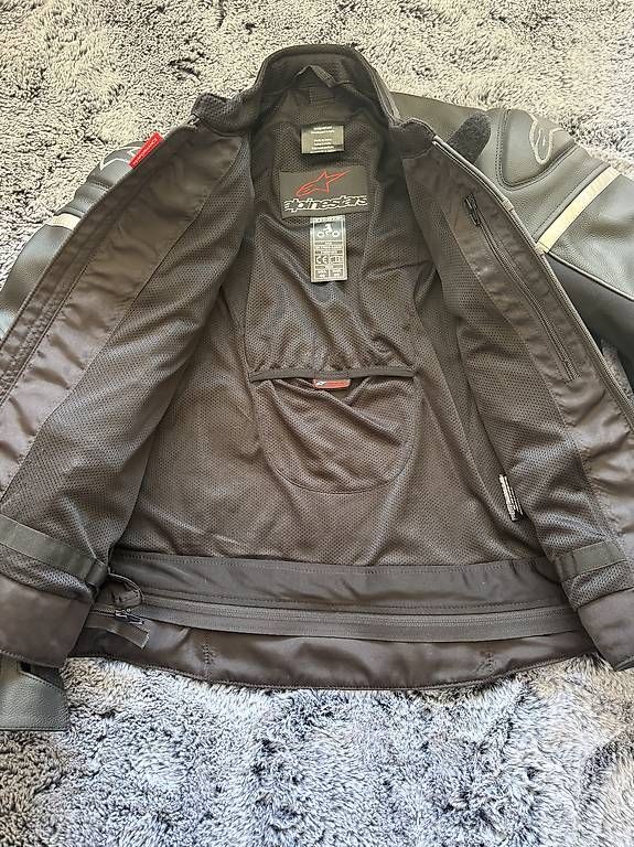Jacken: Alpinestars Lederjacke NEU Motorradjacke – Gebraucht aus Winterthur von ana_ds2c 3