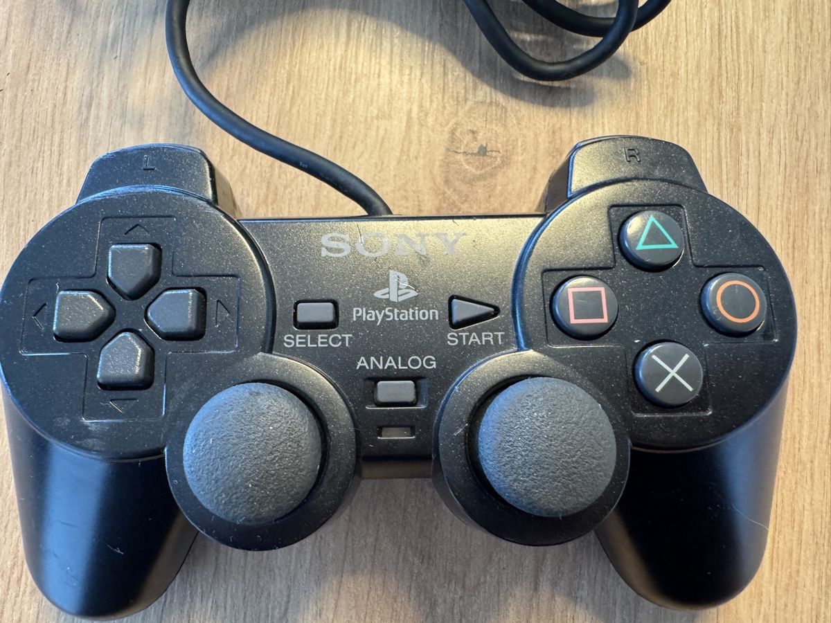 Sony Manettes: Sony PlayStation 2 Controller DualShock 2 schwarz gebraucht – D'occasion à Biberist par etesummer 1
