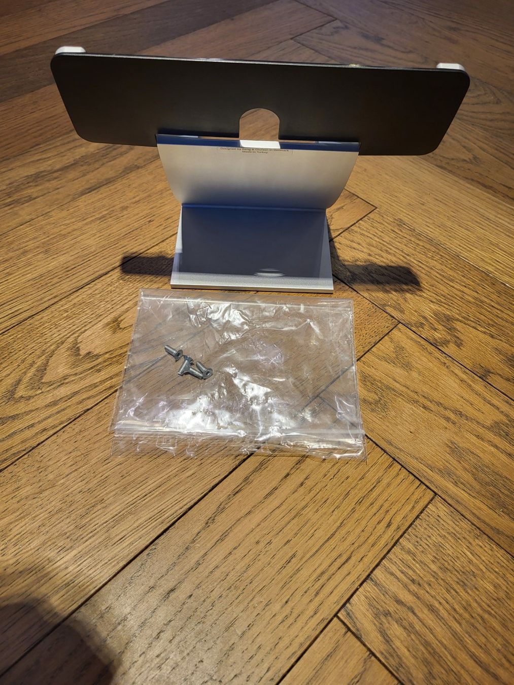 Supporti a parete: Support de table pour Beosound 35 Bang & Olufsen – Usato da Sion venduto da Bang-OlufsenSion 1