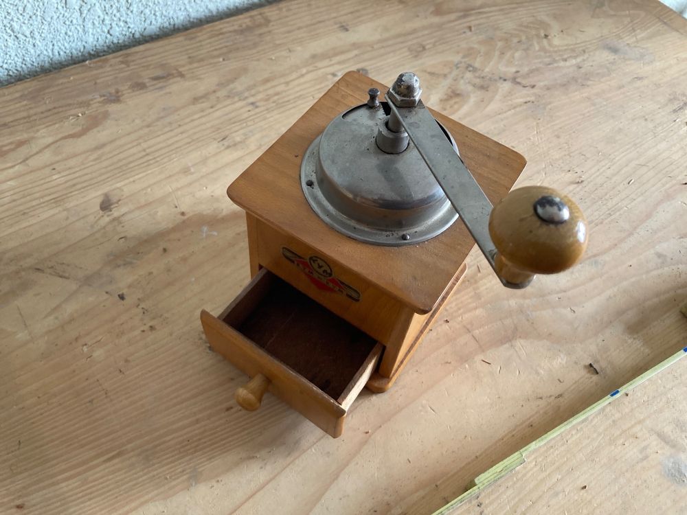Lacor Kaffeemühle 200W | Für Kaffee, Kerne & Kräuter | Mit Sicherheitsdeckel | 60g Fassungsvermögen