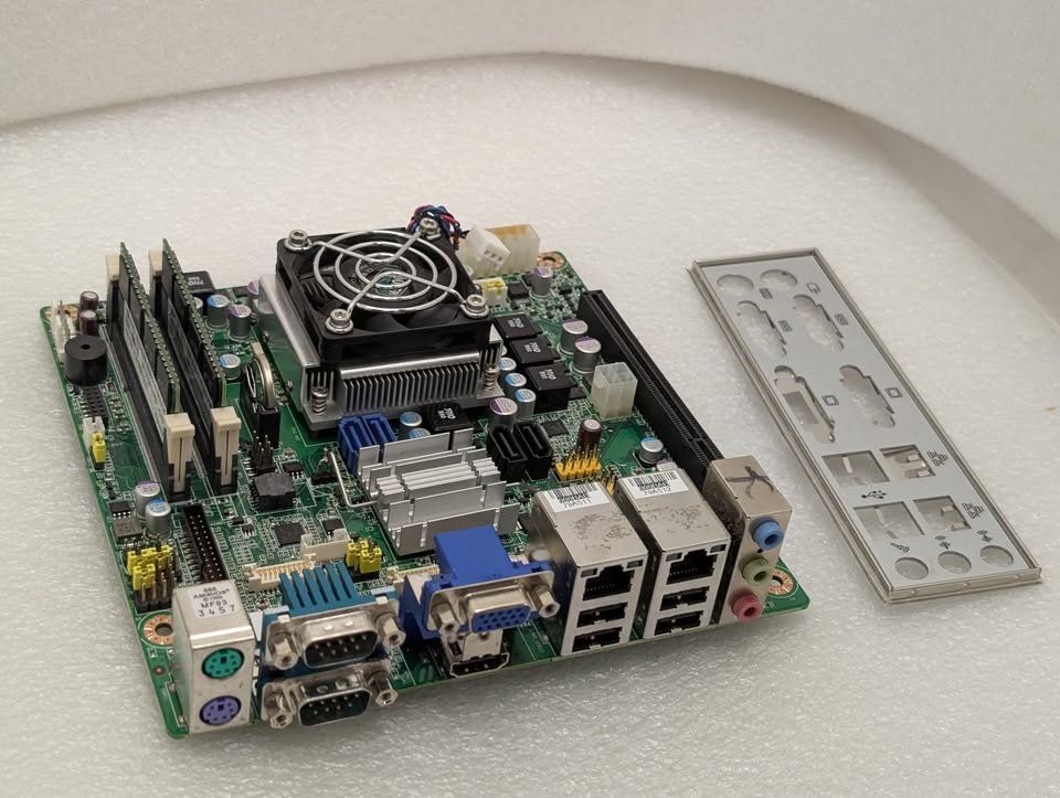 Schede madri: Advantech AIMB-272G2 Mini-ITX industriel / CPU Intel / 16GB – Usato da Ecublens VD venduto da Netfinity