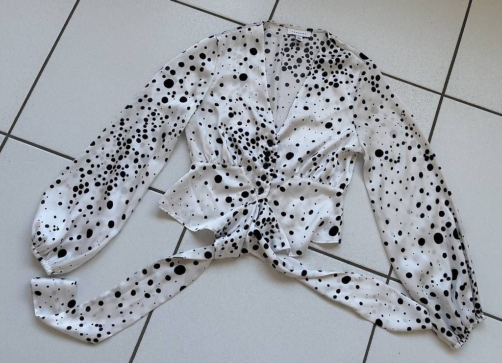 Chemisiers: Bluse Grösse 34 – D'occasion à Walchwil par AlonsoXXX