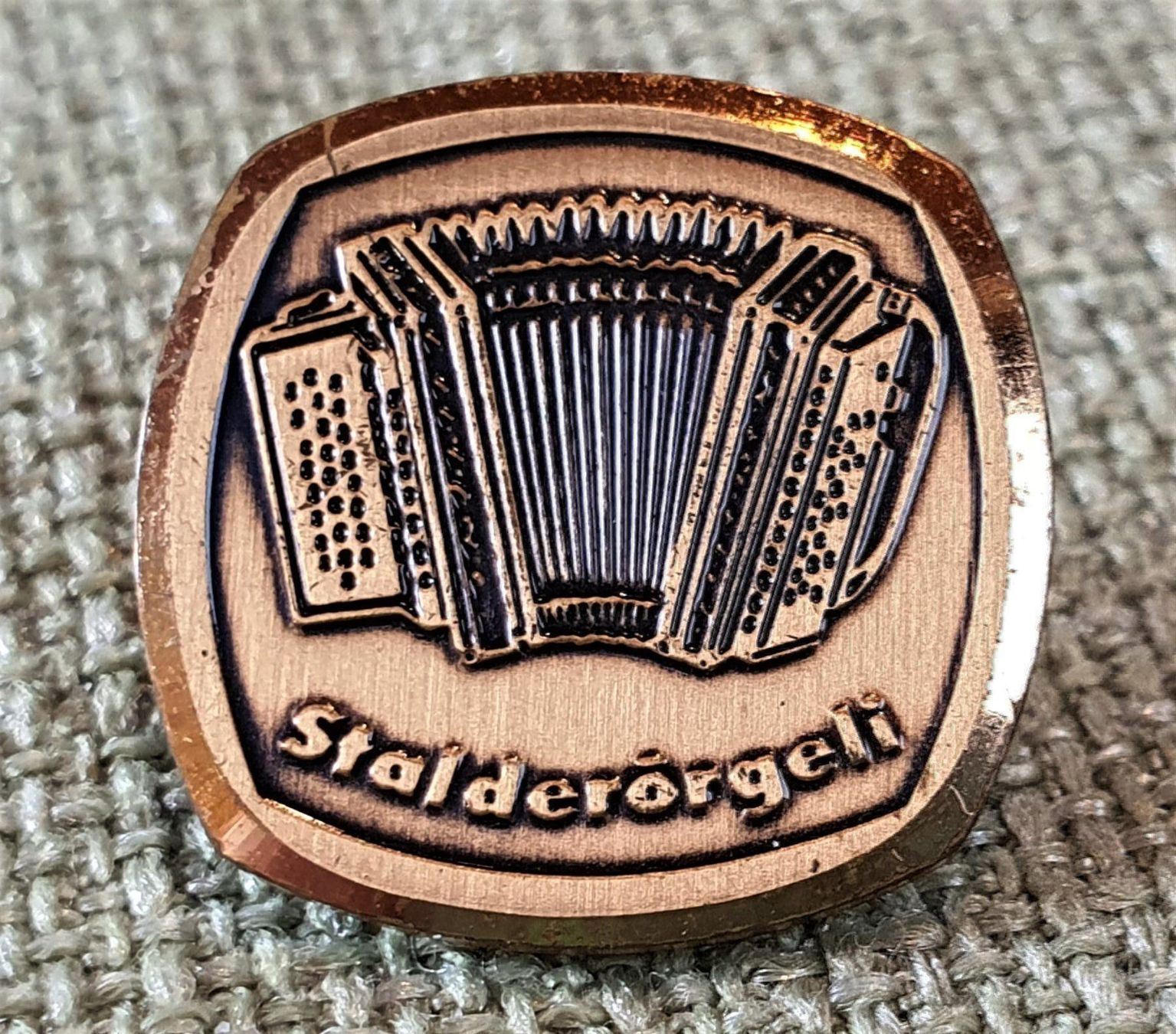 Instruments de musique: E015 - Pin Handorgel Stalderörgeli – D'occasion à Reinach BL par Boston-Verkauf