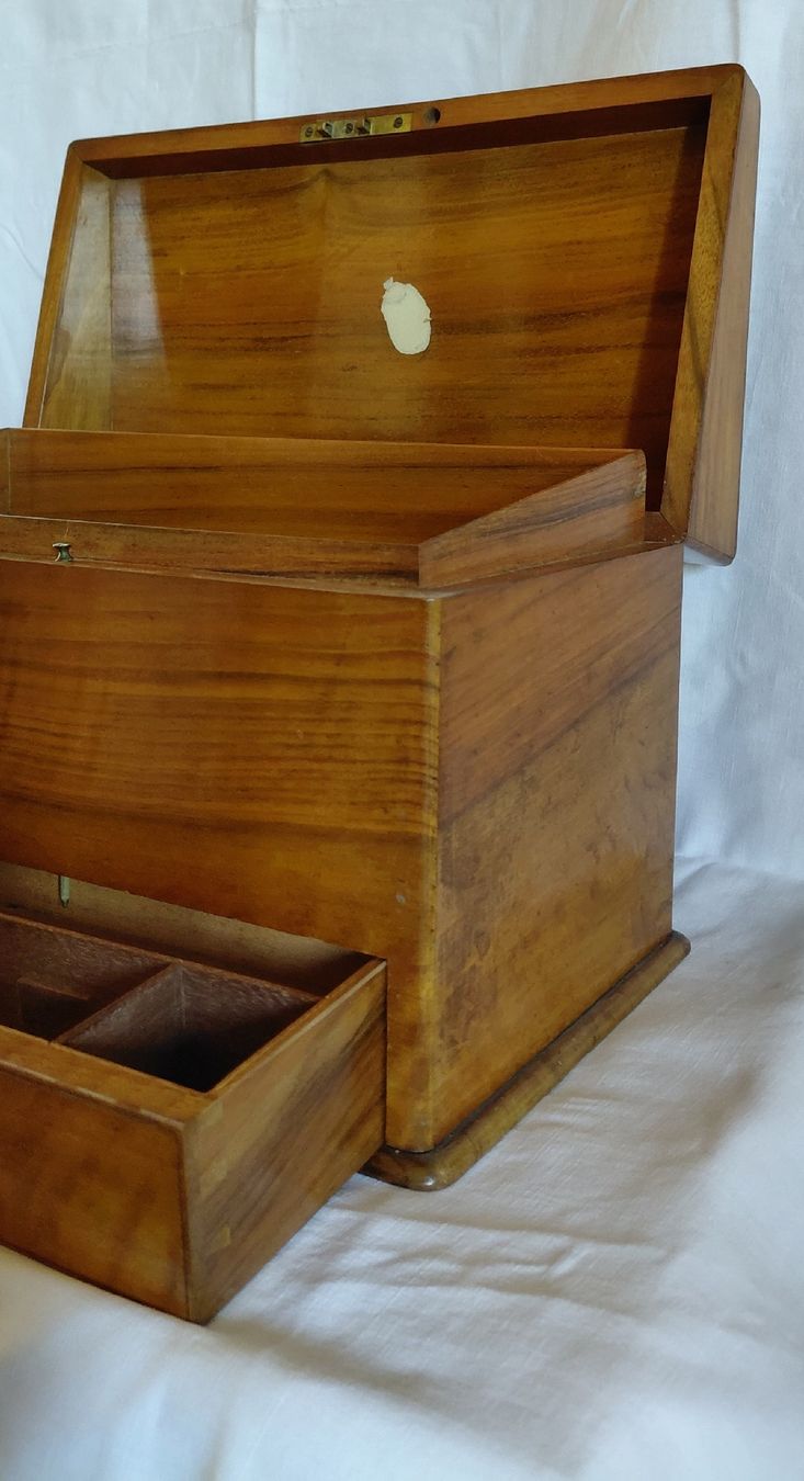 Coffres: Antike Schreibschatulle, Nussbaum – D'occasion à Trogen par Limboo 3