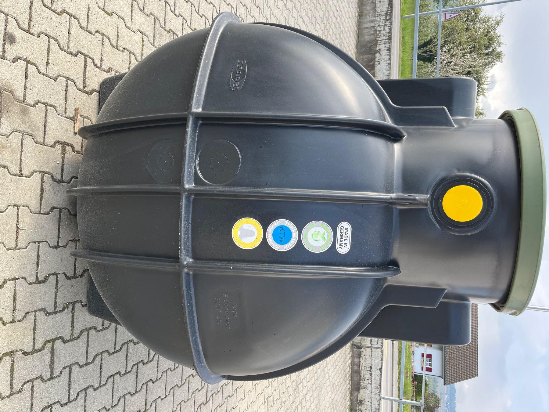 Tränken & Tröge: Trinkwassertank 2000 Liter – Neu (gemäss Beschreibung) aus waltalingen von Feeco 1