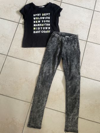 H&M Set: Shirt mit Print & Graue stretch Jeans, Gr. 134/140