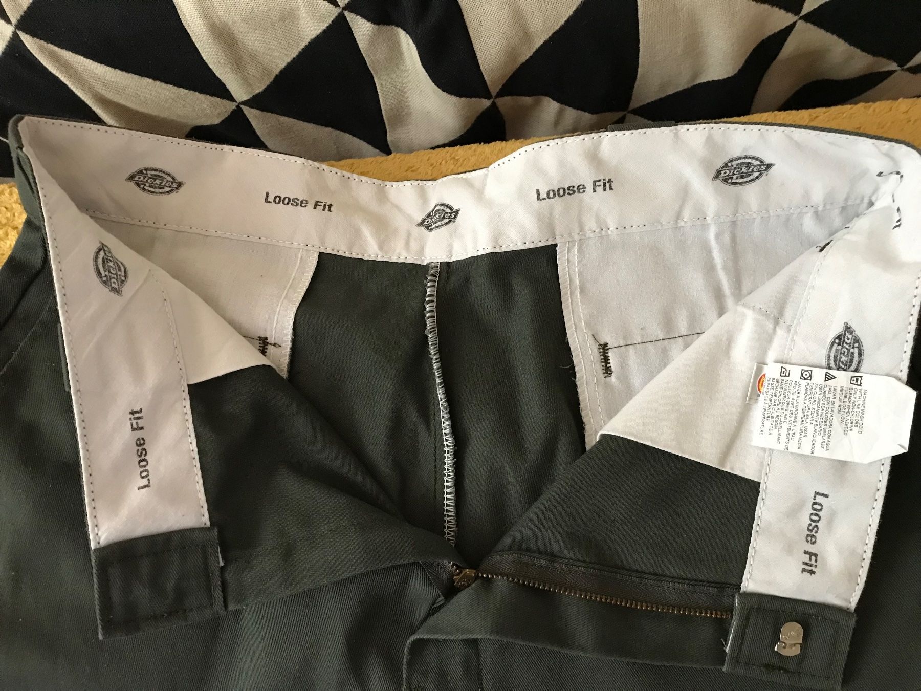 Dickies Pantaloni: Dickies Loose Fit Shorts – Usato da Basel venduto da Michael-Keltoi 4
